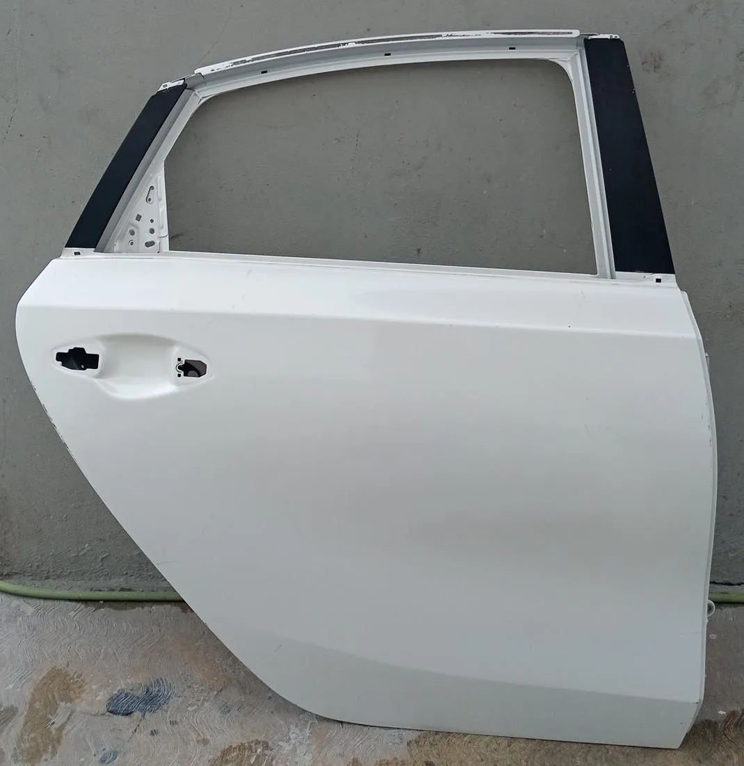Puerta Trasera Derecha Original Kia Rio 2019