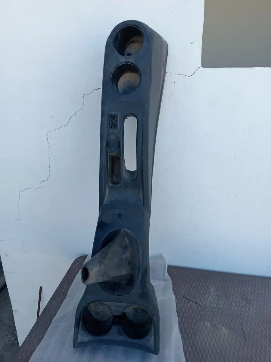 Consola Central Con Portavasos