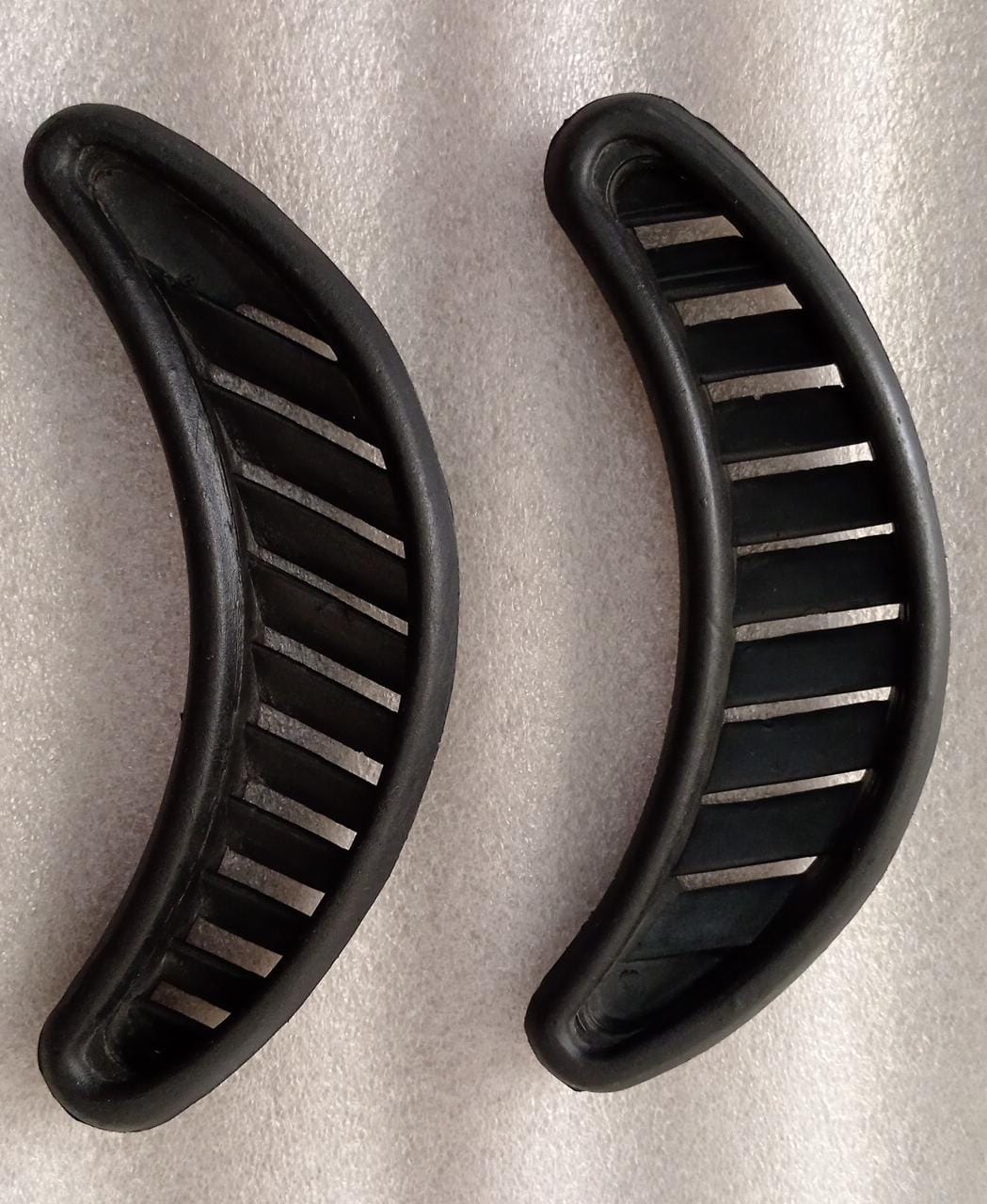 Par de rejillas de ventilación lateral media luna, para Volkswagen Sedán modelo 1972 al 2003