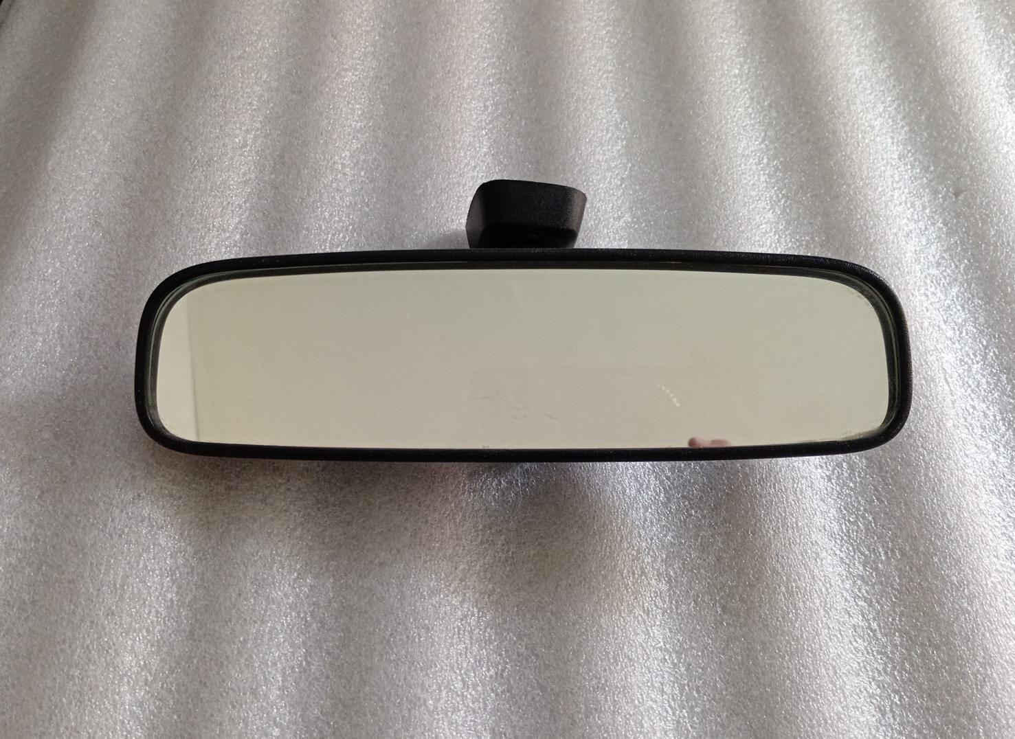 Espejo Retrovisor Interior Murakami original compatible con Toyota Hilux modelo 2016-2021 Toyota RAV4 modelo 2006 al 2012 Y Nissan Rogue (usado)